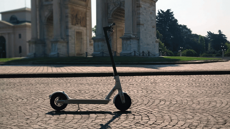Mi Electric Scooter, 100 Km in città per la nostra recensione del monopattino elettrico di Xiaomi
