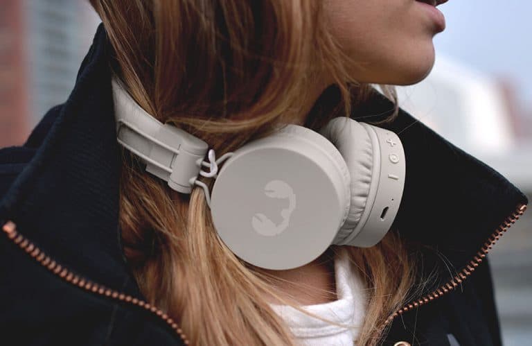Le scelte dei consumatori: crescono speaker, cuffie e droni; calano notebook, tablet e smartphone