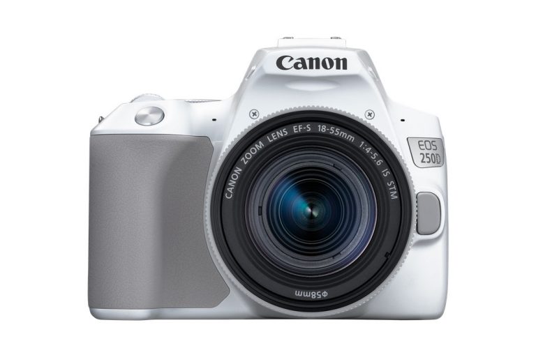 CANON_EOS_250_D_FRONT