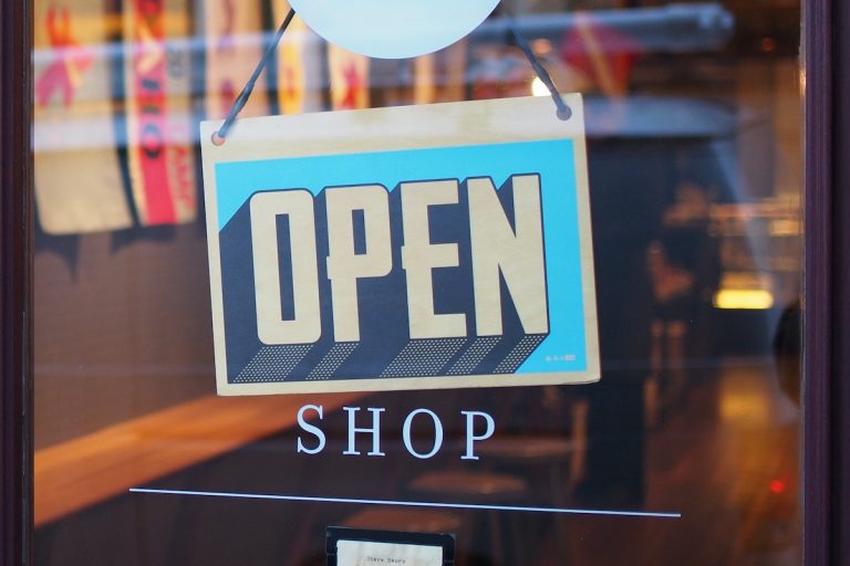 Retail fisico: una boccata di ossigeno grazie a libri ed elettronica di consumo
