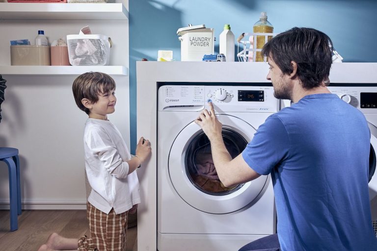 Indesit: la ricerca sulla parità di genere, a supporto della campagna #DoItTogether