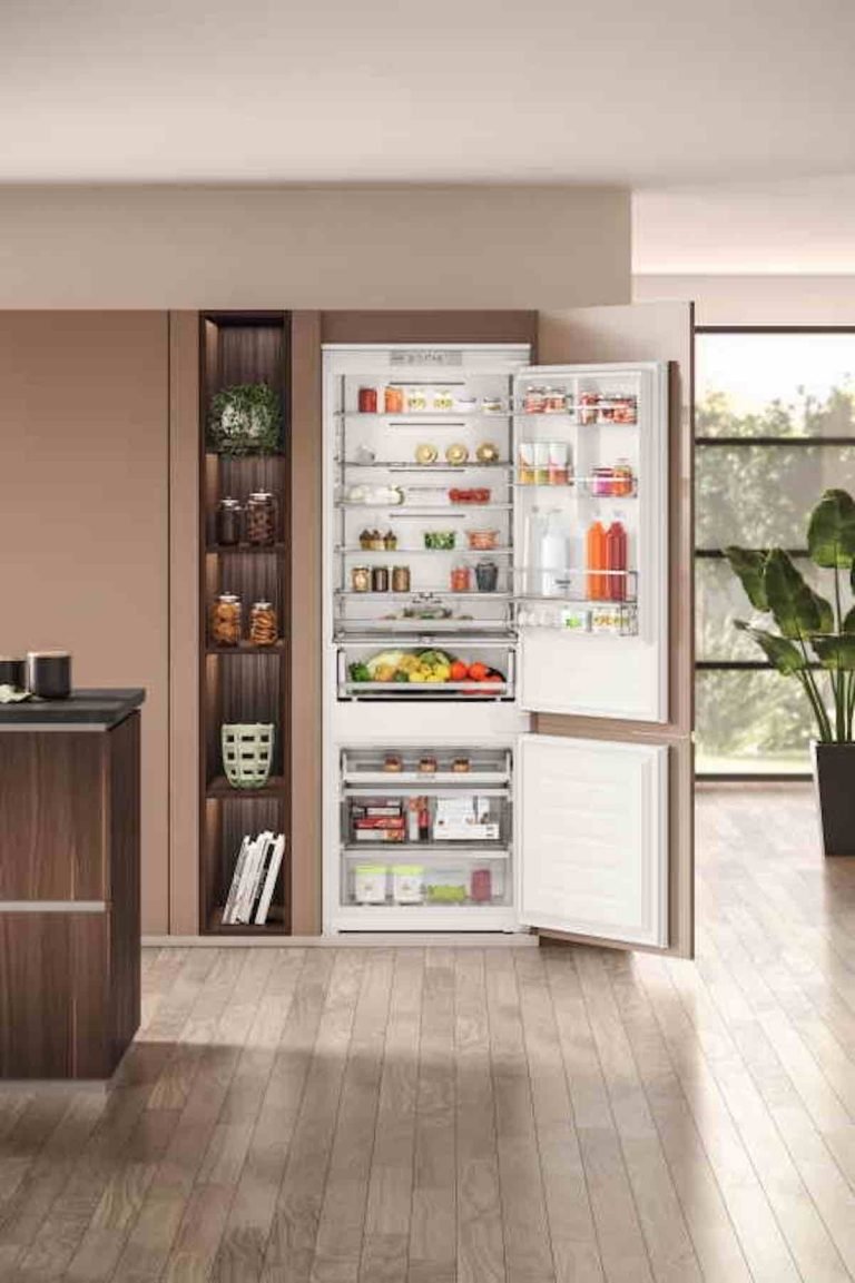 Hotpoint: frigorifero combinato Total No Frost con grande capacità
