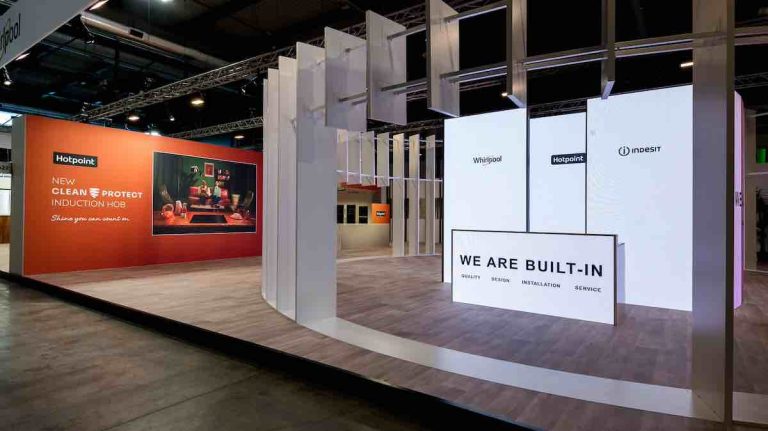 Whirlpool, HotPoint e Indesit: “Siamo built-in” a Eurocucina 2024. Parola a Roberto Grimaldi