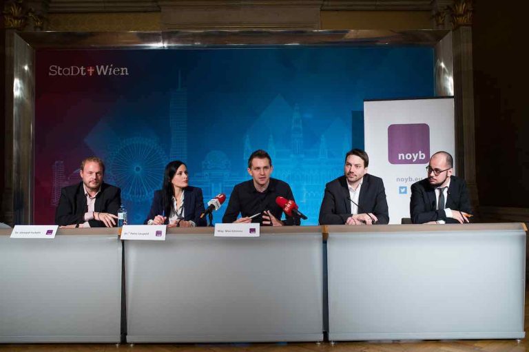 Il team Noyb: al centro il presidente onorario Max Scherms. Photo credit David Bohmann