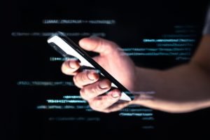 spyware smartphone graphite Depositphotos_542971834_L