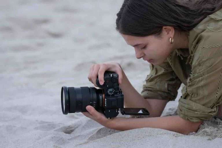 Sony alza il velo sulla fotocamera mirrorless full frame Alpha 7 V
