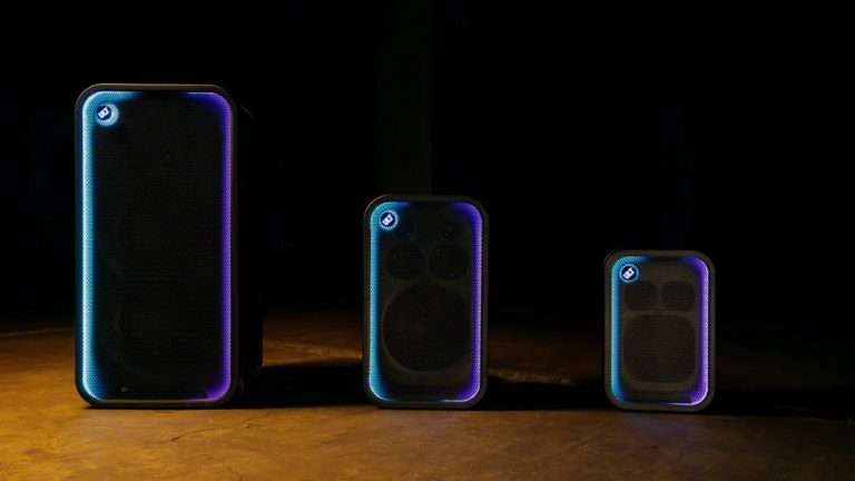 Sony lancia Ult Tower Max, Ult Tower 7 e Ult Tower 5: bassi più profondi, 360° Party Sound, luci sincronizzate e karaoke.