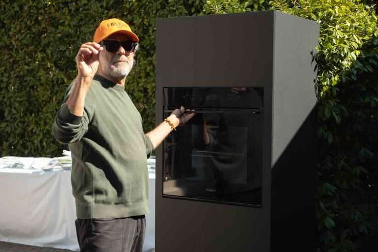 Whirlpool accende Firecat 2026: in anteprima il nuovo forno W Collection con tecnologia Smoker